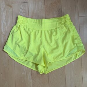 Lululemon Hotty Hot High-Rise Lined - Short 2.5"